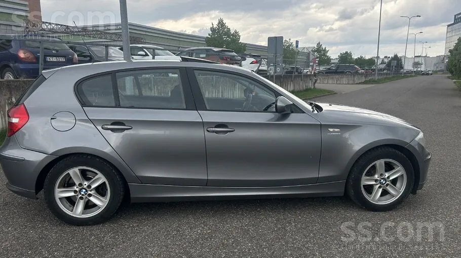 BMW 118 2010 photo 3