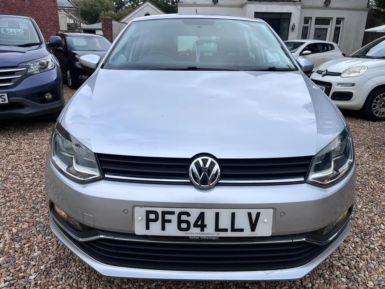 Volkswagen Polo 2015 photo 2