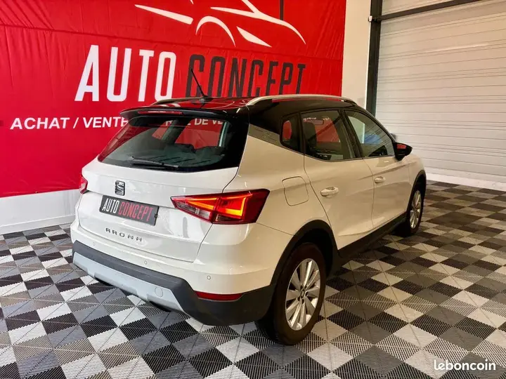 Seat Arona 2018 photo 2