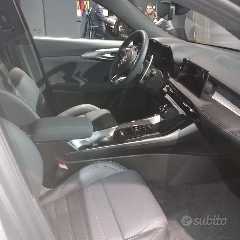 Alfa Romeo Tonale 2025 photo 5