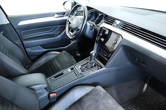 Volkswagen Passat 2021 photo 5