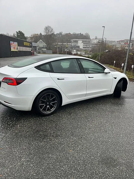 Tesla Model 3 2021 photo 4
