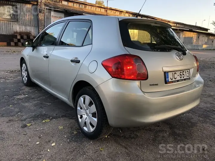 Toyota Auris 2008 photo 2