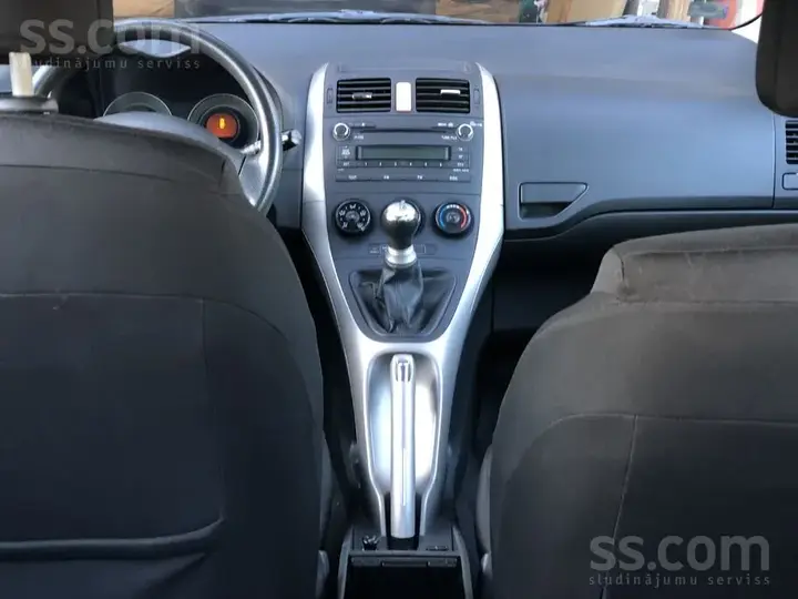 Toyota Auris 2008 photo 3