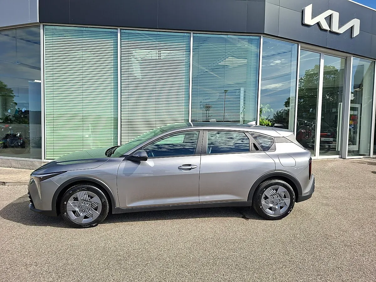 Kia K4 photo 3