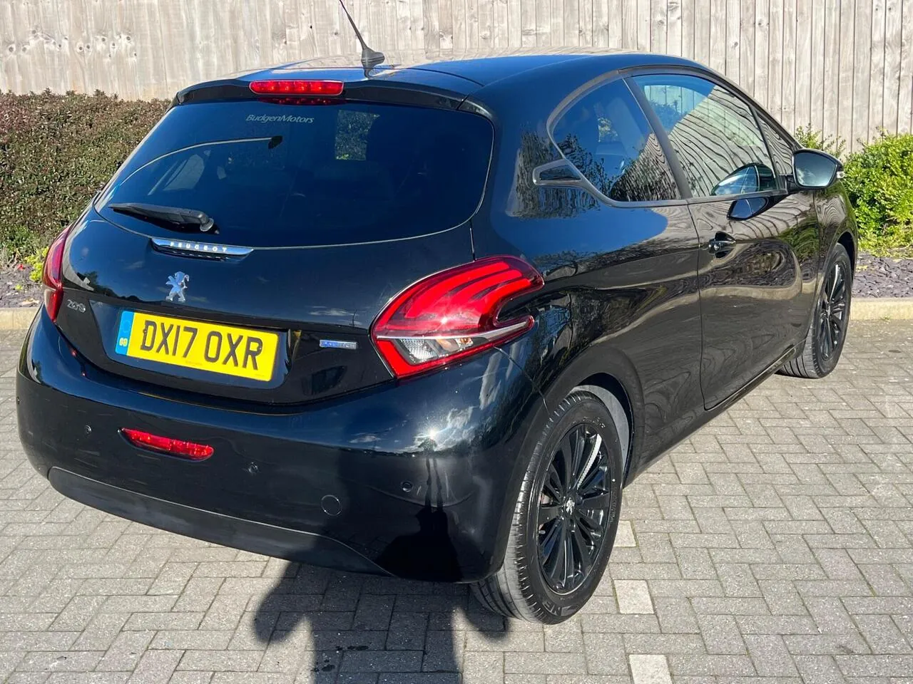 Peugeot 208 2017 photo 3