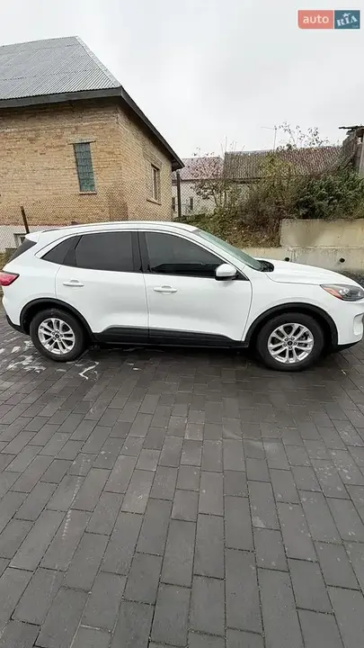 Ford Escape 2020 photo 2