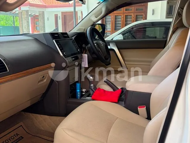 Toyota Land Cruiser Prado 2023 photo 3