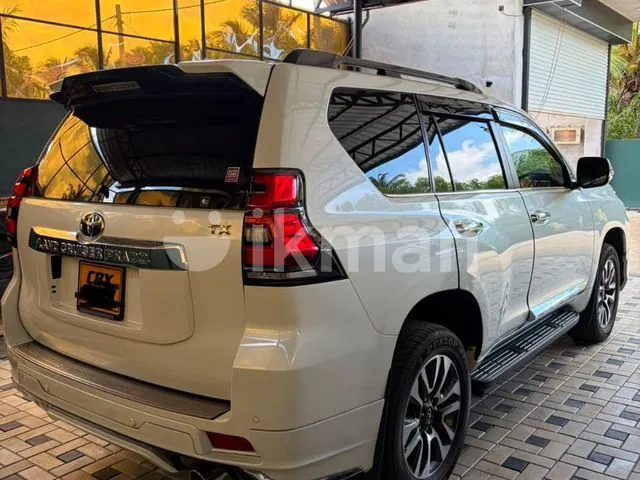 Toyota Land Cruiser Prado 2023 photo 5