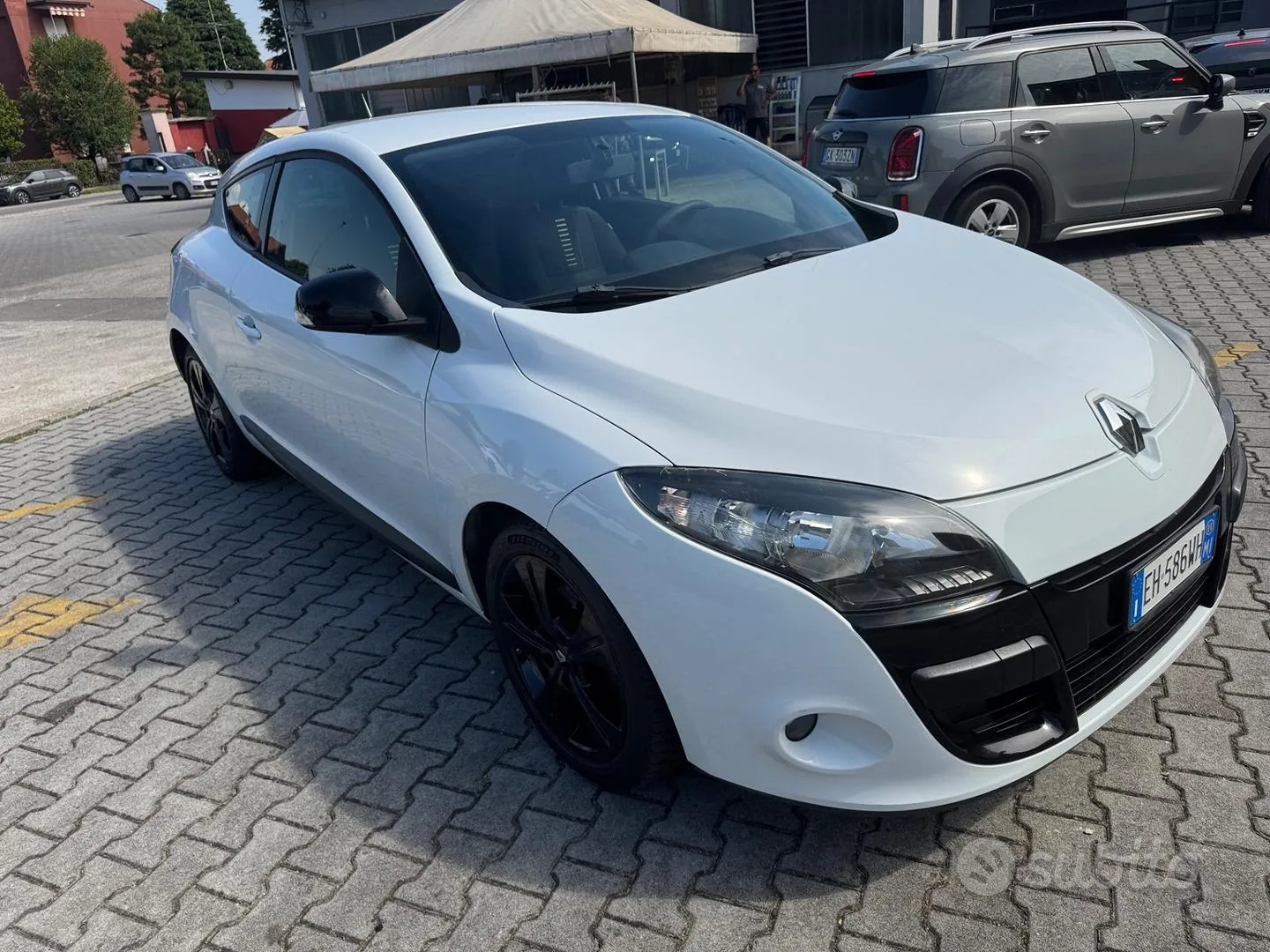 Renault Megane 2011 photo 2