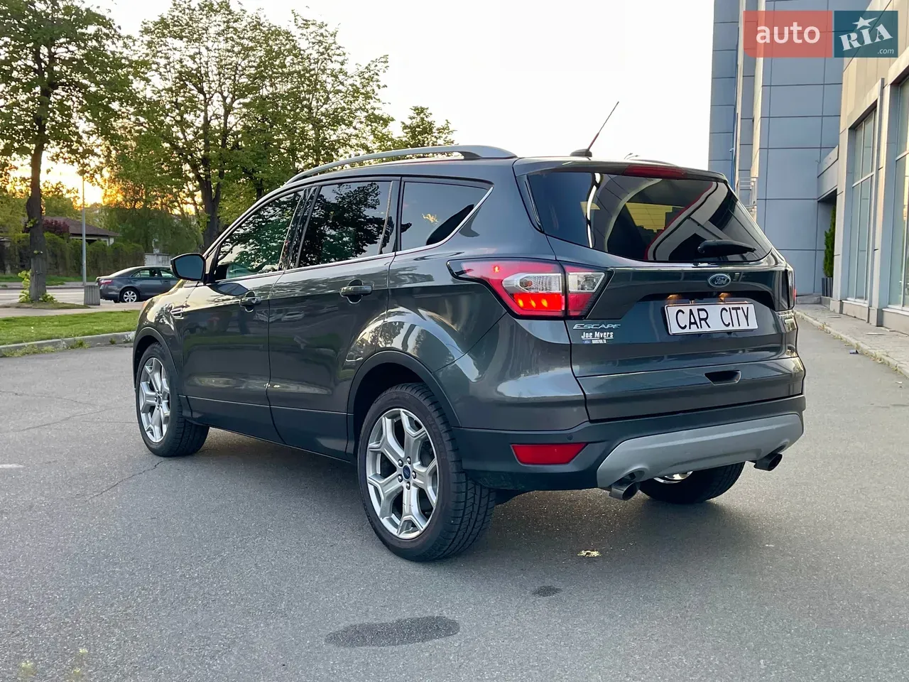 Ford Escape 2017 photo 2