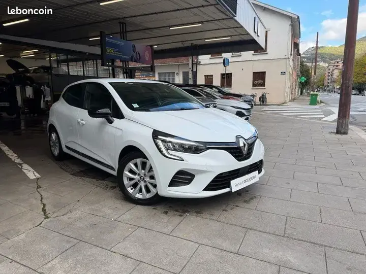 Renault Clio 2023 photo 2
