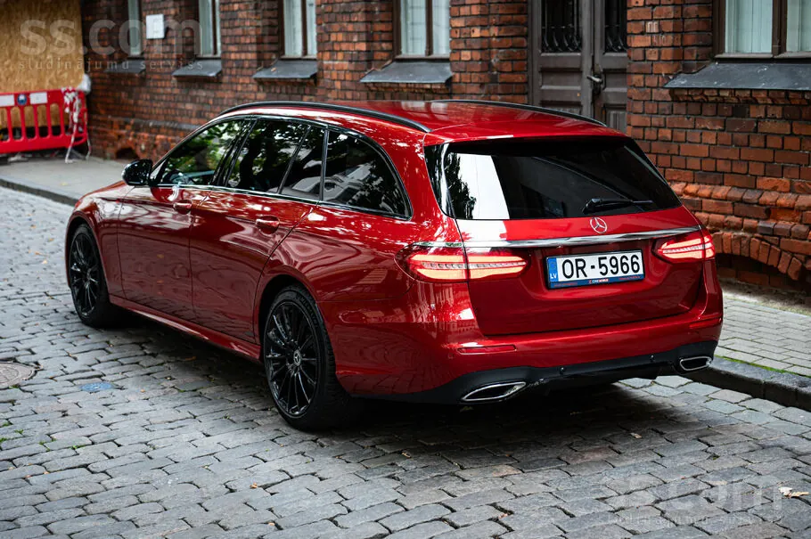 Mercedes-Benz E-Class 2017 photo 3