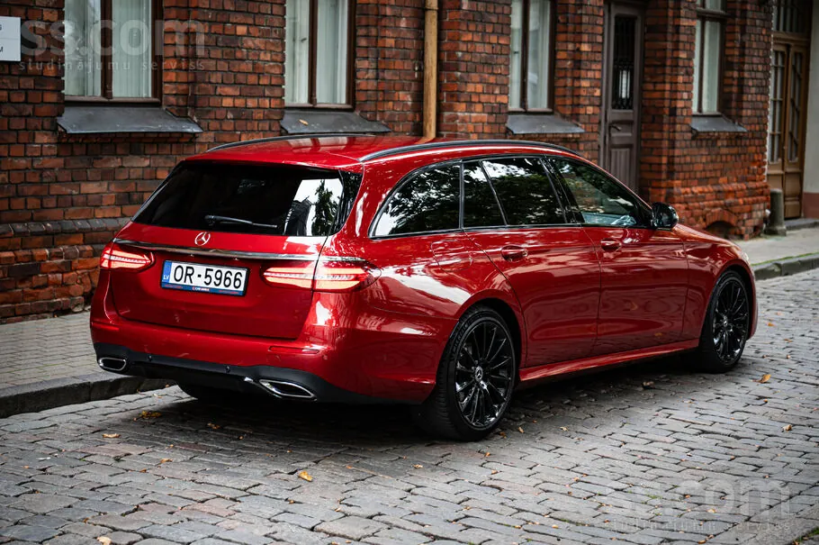 Mercedes-Benz E-Class 2017 photo 4