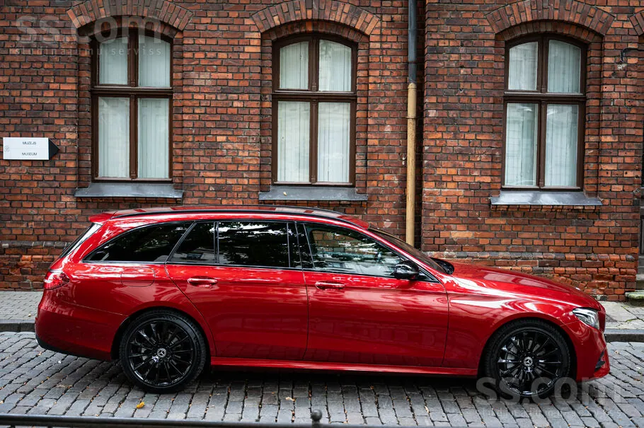 Mercedes-Benz E-Class 2017 photo 5