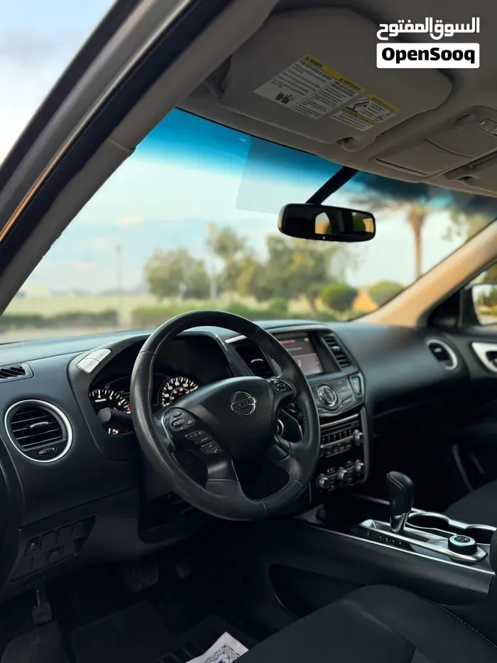 Nissan Pathfinder 2017 photo 2