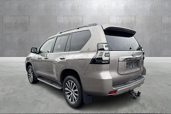 Toyota Land Cruiser 2022 photo 2
