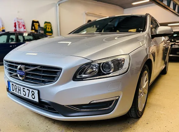 Volvo V60 2015 photo 2