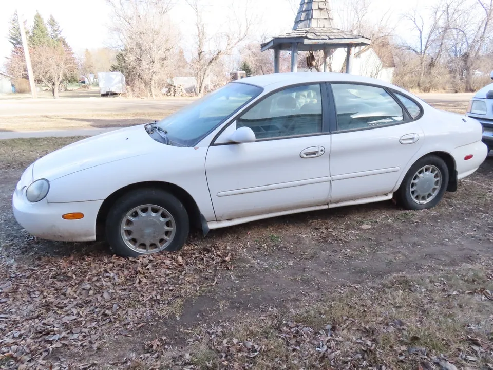 Ford Taurus 1996 photo 5