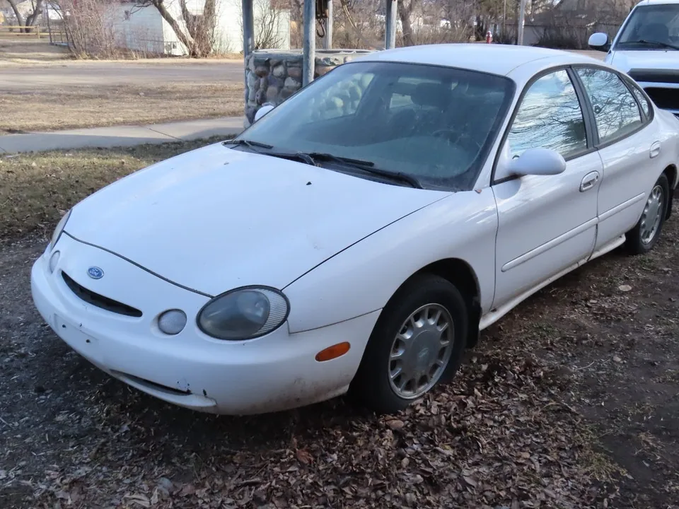Ford Taurus 1996 photo 4
