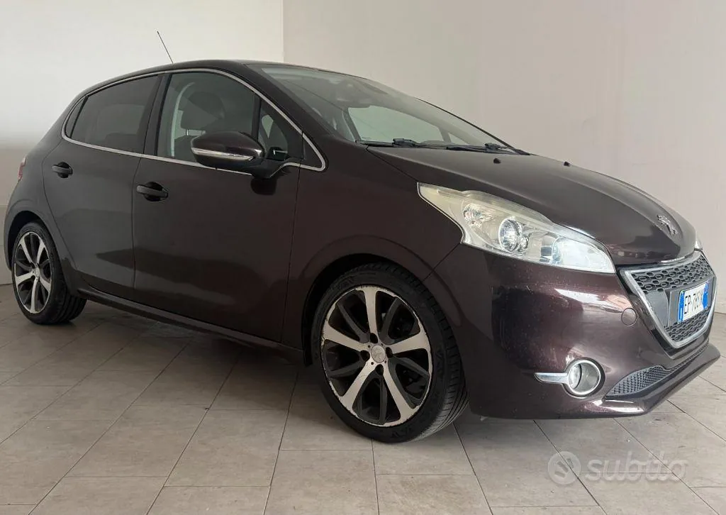 Peugeot 208 2013 photo 2