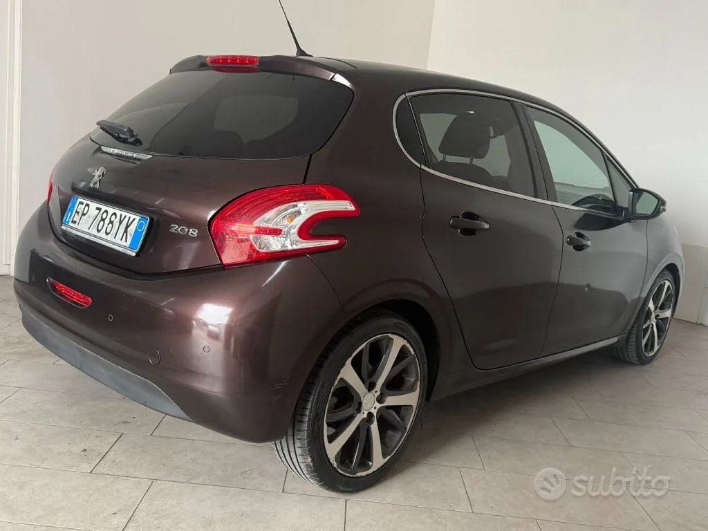 Peugeot 208 2013 photo 4