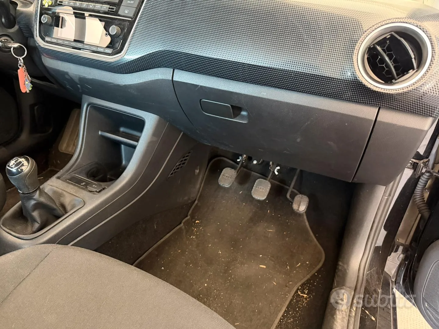 Volkswagen Up 2022 photo 5