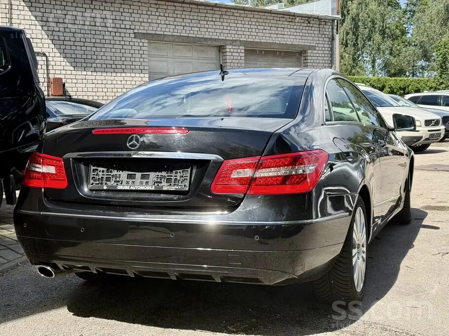Mercedes-Benz E200 2010 photo 3