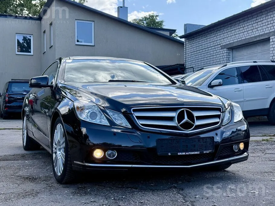 Mercedes-Benz E200 2010 photo 2