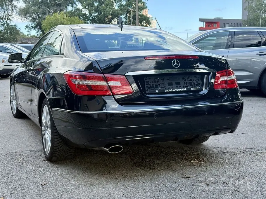 Mercedes-Benz E200 2010 photo 4