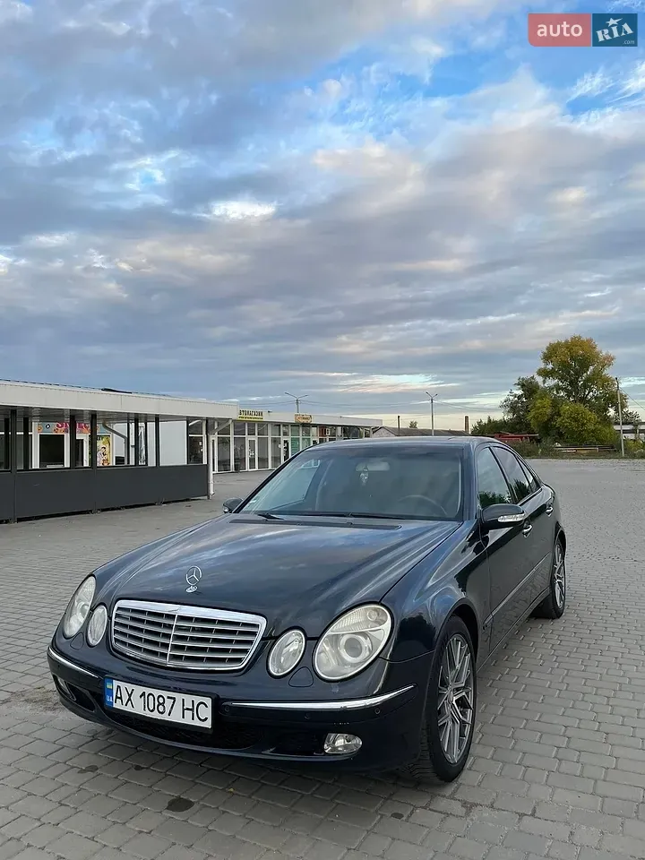 Mercedes-Benz E-Class 2003 photo 3