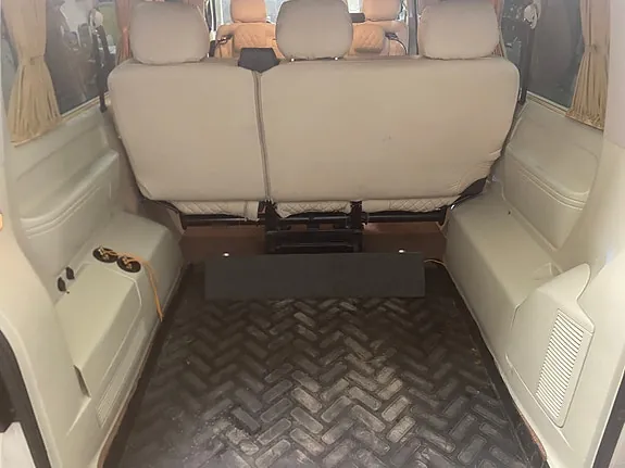 Volkswagen Caravelle 2011 photo 2