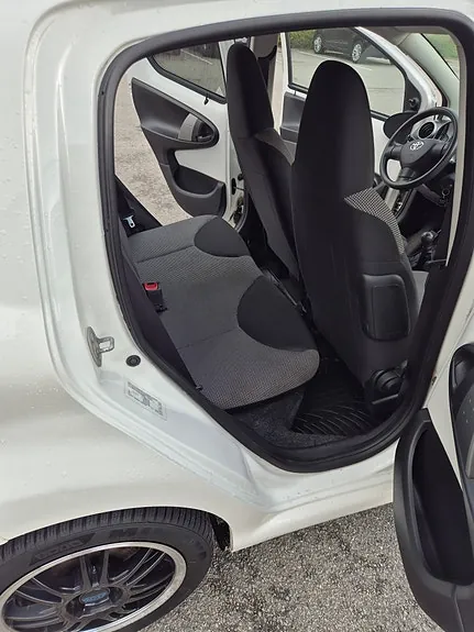 Toyota Aygo 2013 photo 2
