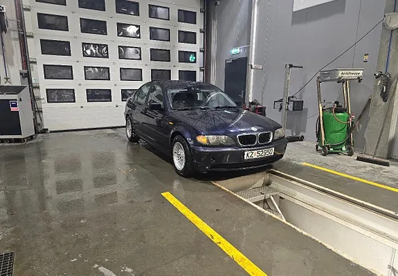 BMW 318I 2002 photo 2