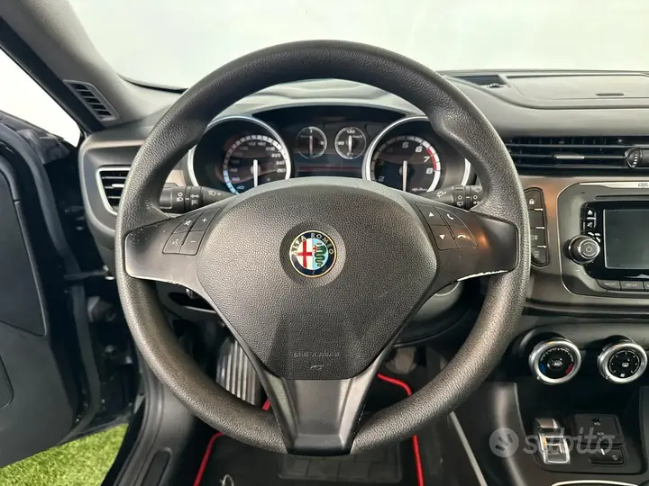 Alfa Romeo Giulietta 2014 photo 5