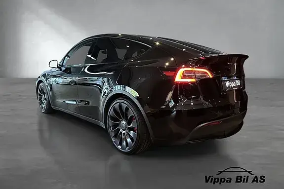 Tesla Model Y 2023 photo 5