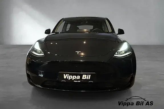 Tesla Model Y 2023 photo 2