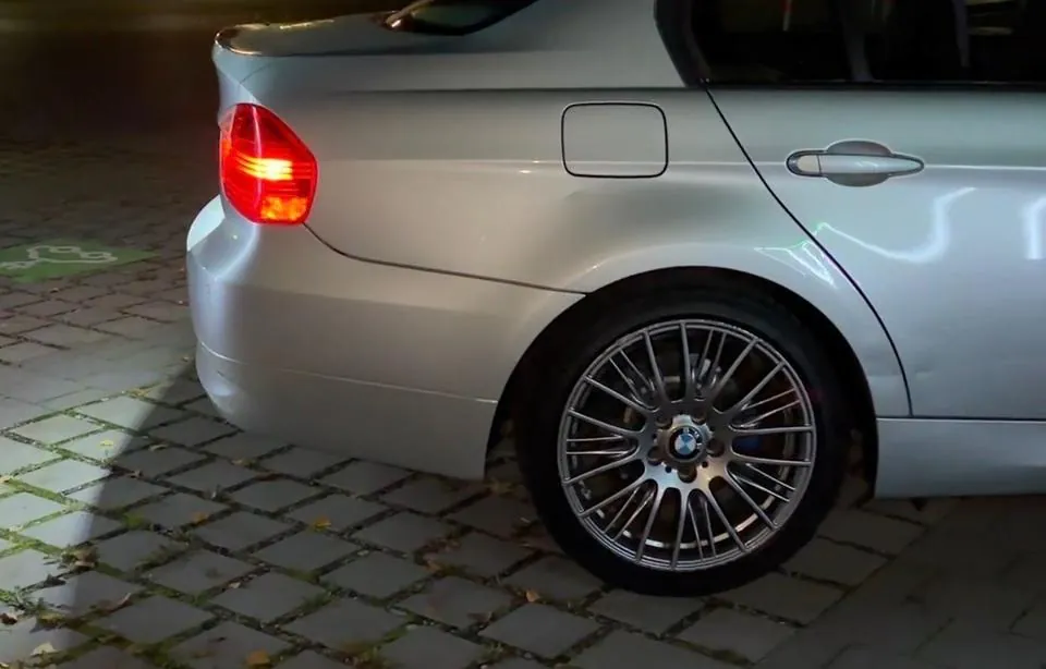 BMW 318I