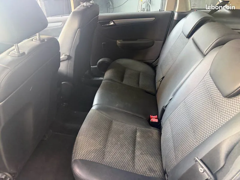 Mercedes-Benz B-Class 2011 photo 5