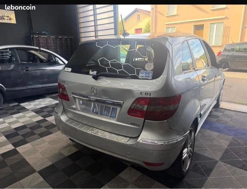 Mercedes-Benz B-Class 2011 photo 3