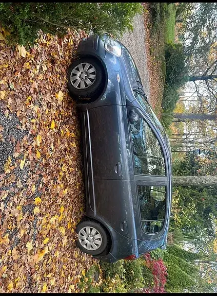 Toyota Yaris 2005 photo 2