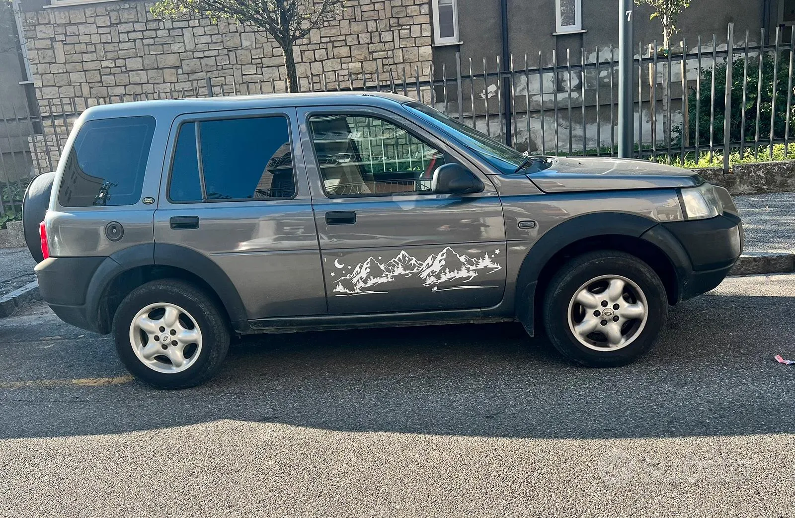 Land Rover Freelander 2004 photo 2