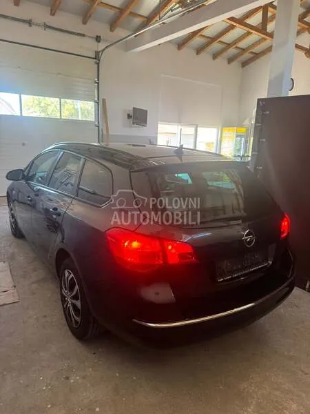 Opel Astra J 2014 photo 2