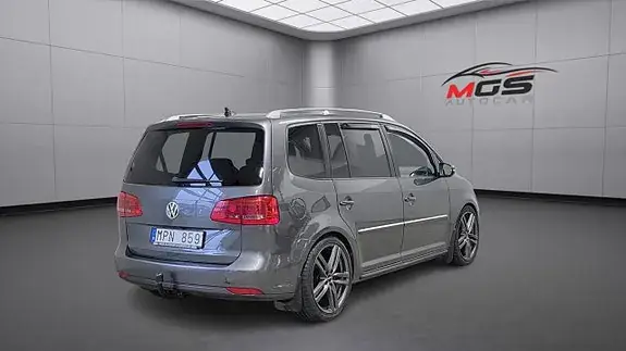 Volkswagen Touran 2011 photo 3