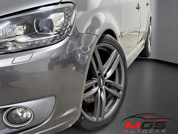 Volkswagen Touran 2011 photo 4
