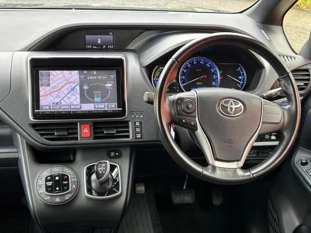 Toyota Corolla Hybrid 2016 photo 4