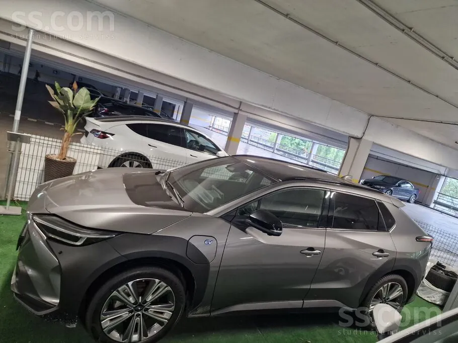 Subaru Solterra 2022 photo 4