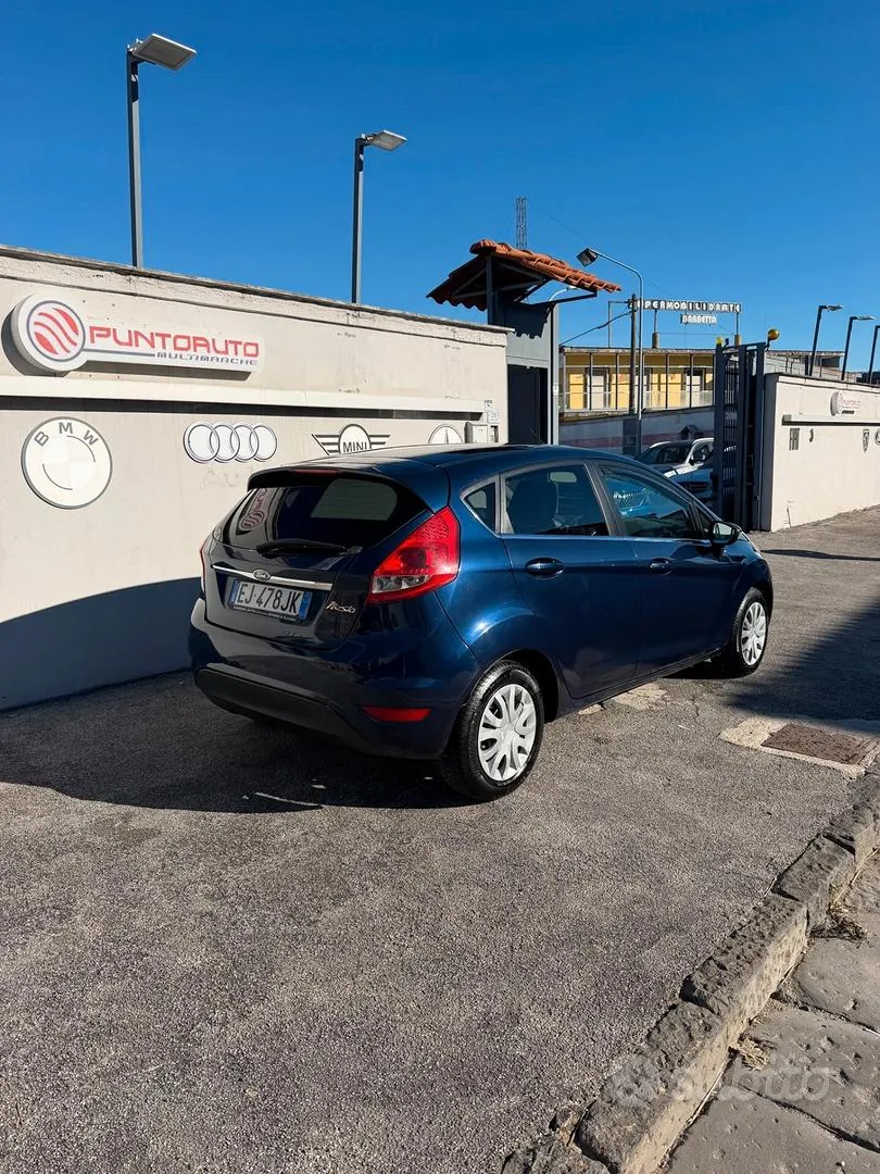 Ford Fiesta 2011 photo 5