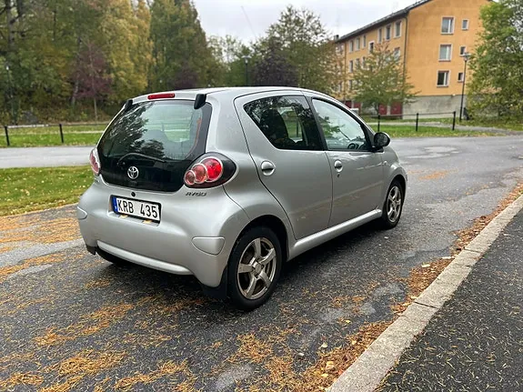 Toyota Aygo 2010 photo 2