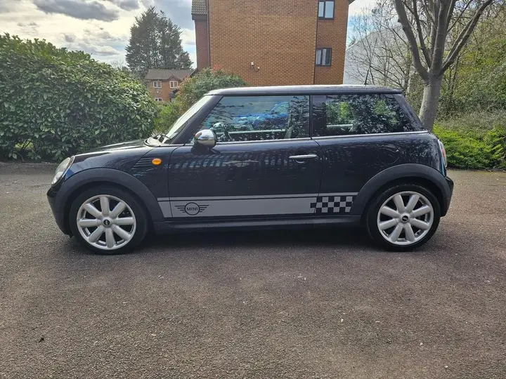 Mini Hatch 2007 photo 3